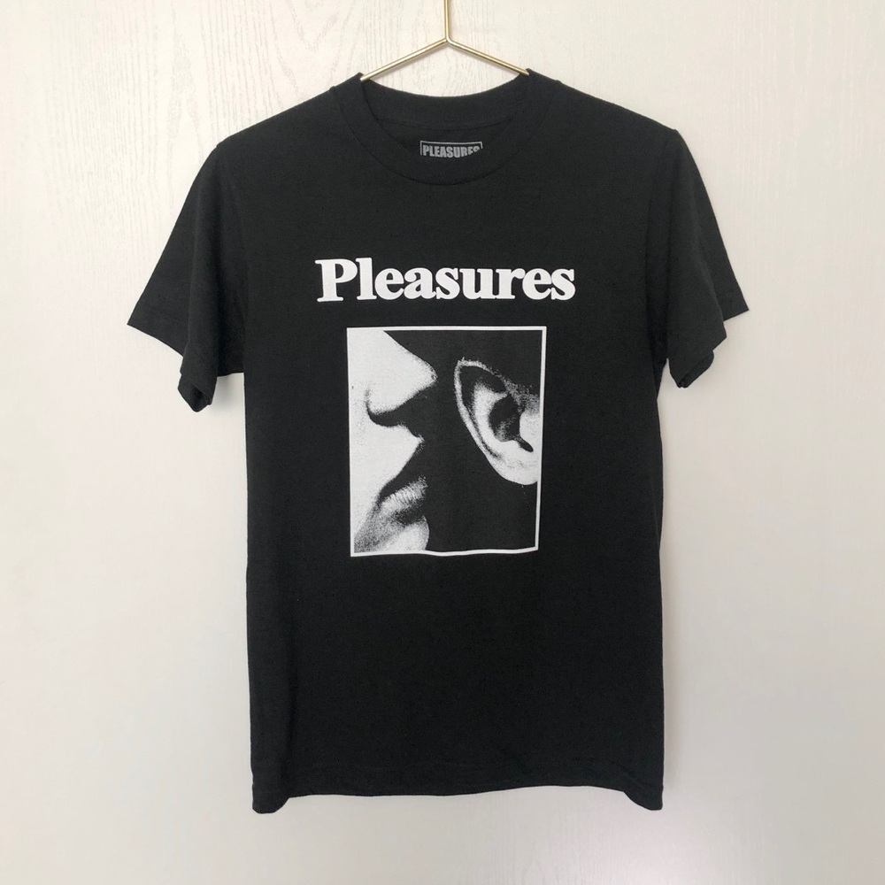 Whispers Tee – Pleasures